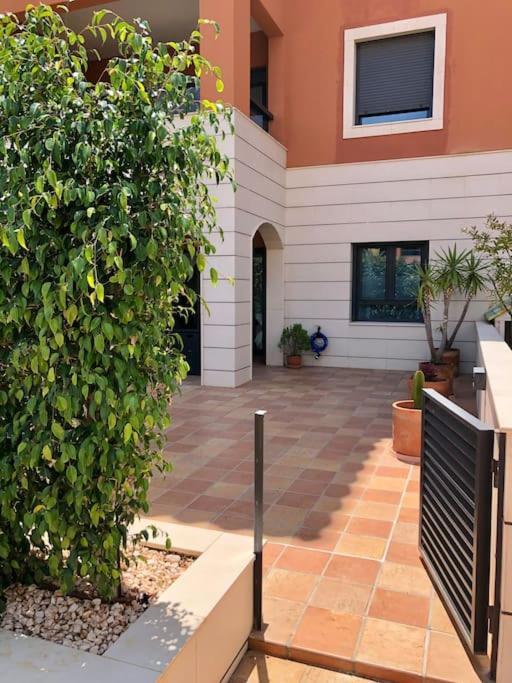 Apartamento Hogar Brisa De Marinas Acogedor Con Amplia Terraza Y Acceso Directo A Piscinas-comfortable With Spacious Terrace And Direct Pool Access